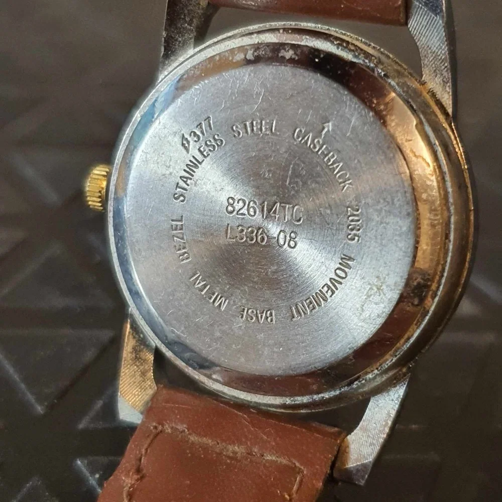 🦋10/$20🦋 Goldtone/White Braided Leather Women's Watch